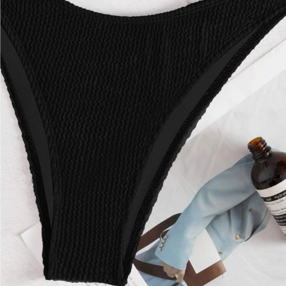 2 for $65 💖 Tie Bikini Set 👙 - Picture 3 of 4